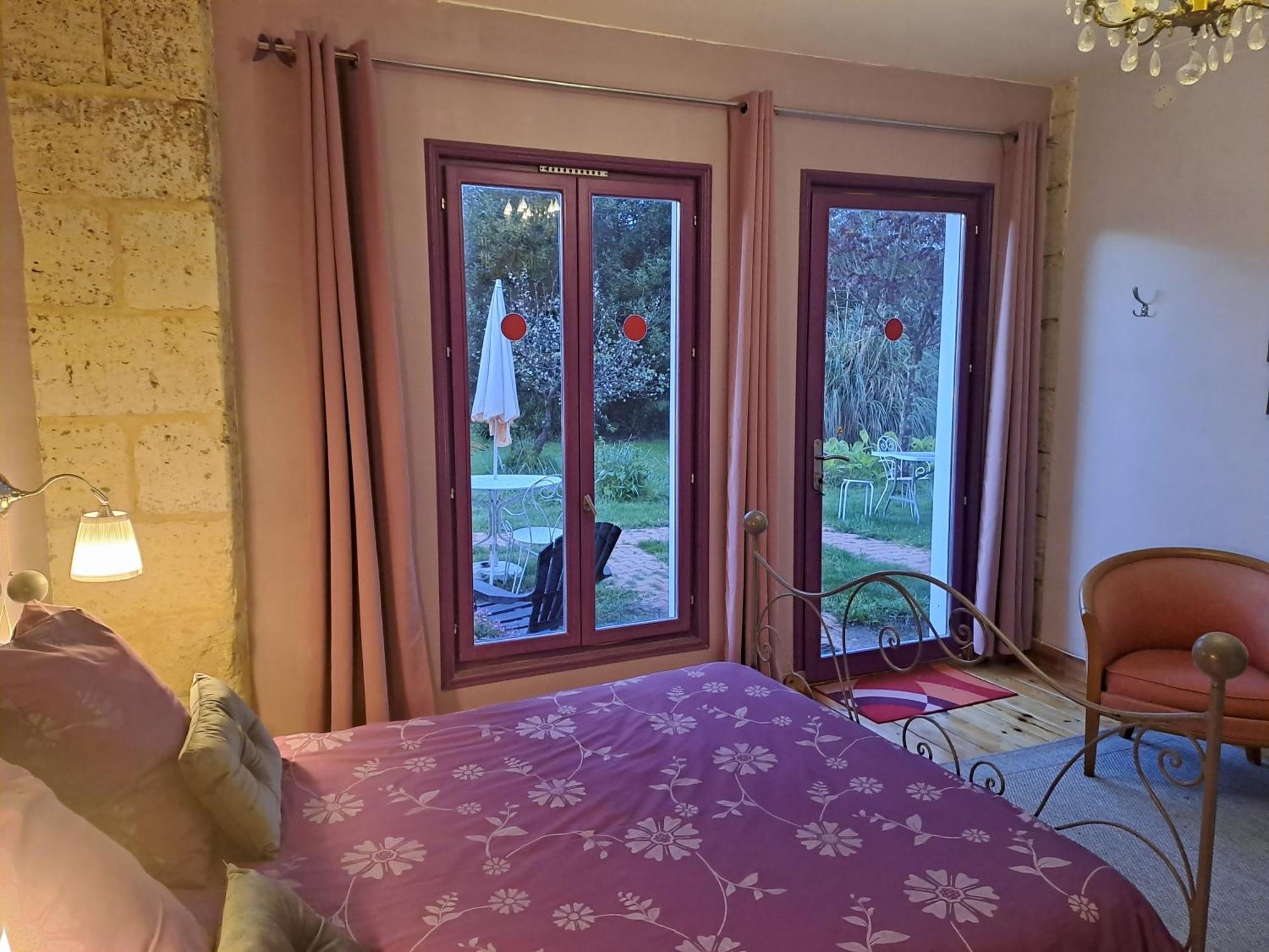 La Cadournaise Bed and Breakfast Saint-Seurin-de-Cadourne Exteriör bild