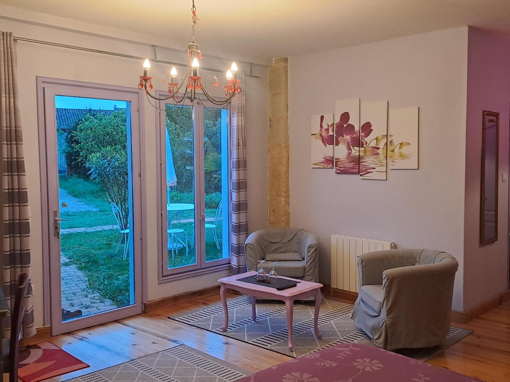 La Cadournaise Bed and Breakfast Saint-Seurin-de-Cadourne Exteriör bild