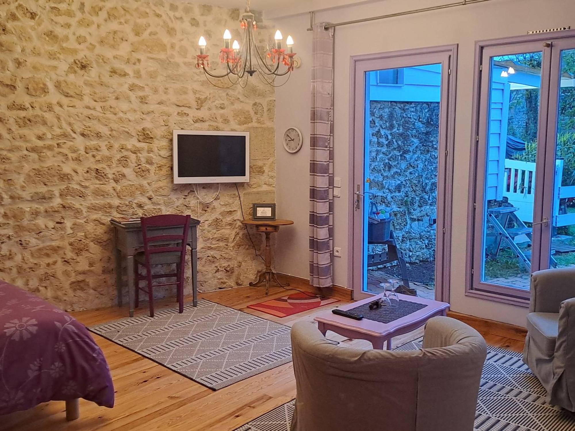 La Cadournaise Bed and Breakfast Saint-Seurin-de-Cadourne Exteriör bild