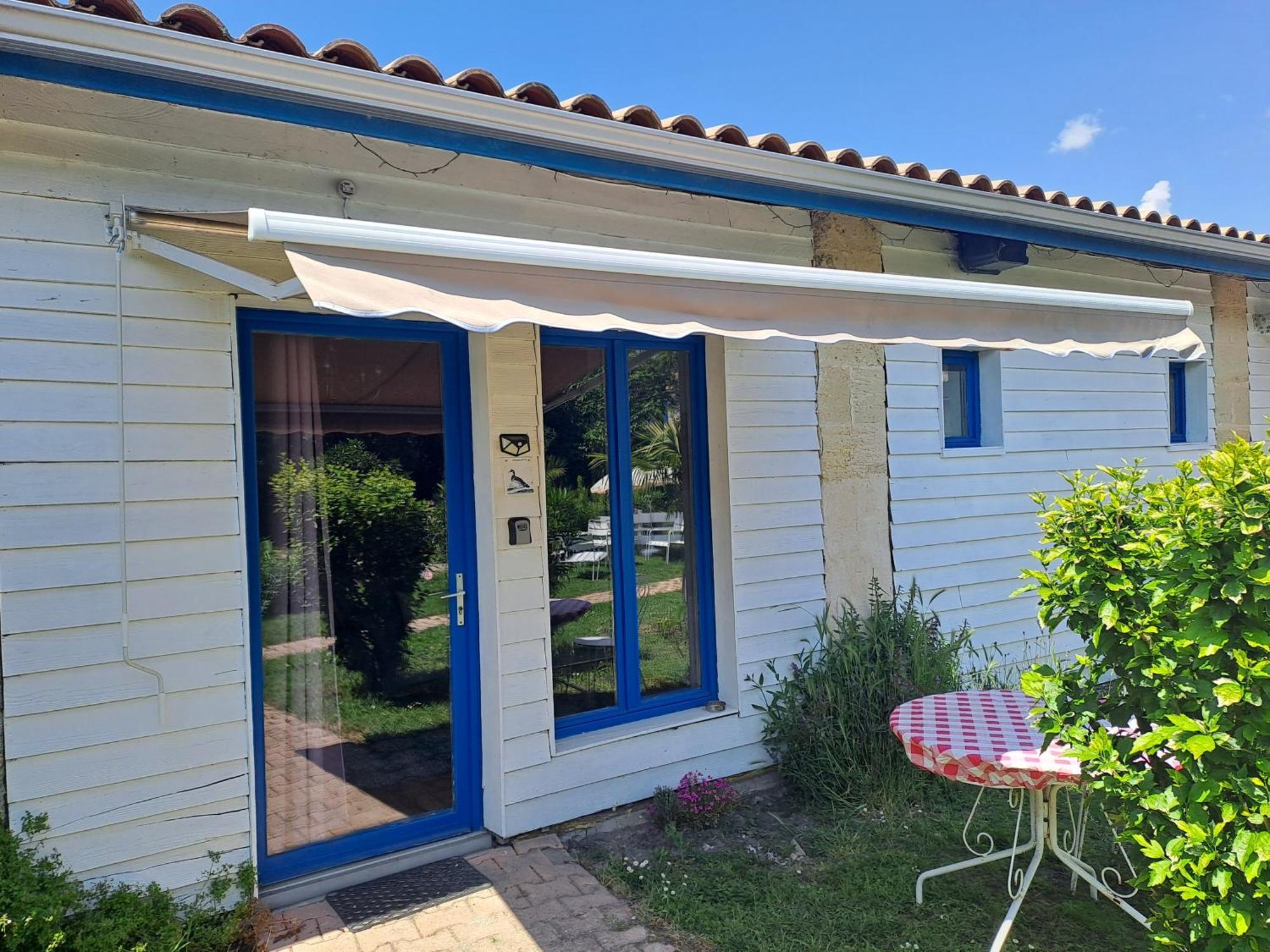 La Cadournaise Bed and Breakfast Saint-Seurin-de-Cadourne Exteriör bild